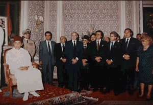 SM Hassan II recevant une délégation