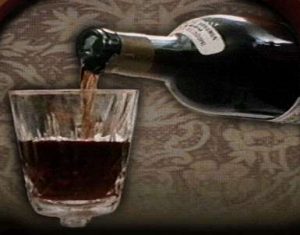 On boit quatre coupes de vin pendant le seder.